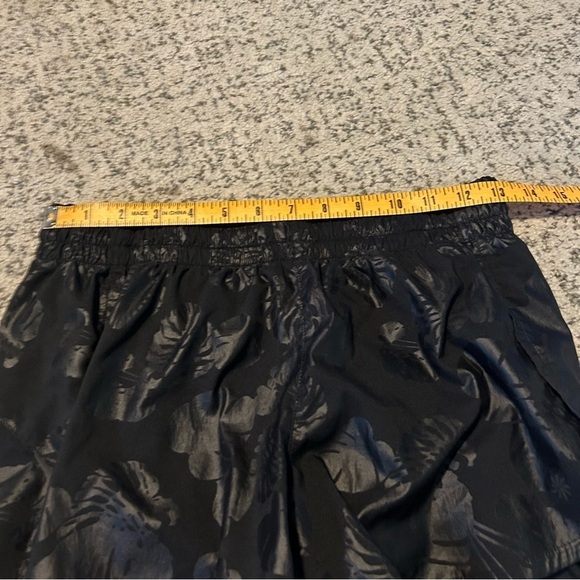 Athleta Run Black Palm Tree Print Athletic Shorts Size Small - Picture 8 of 10